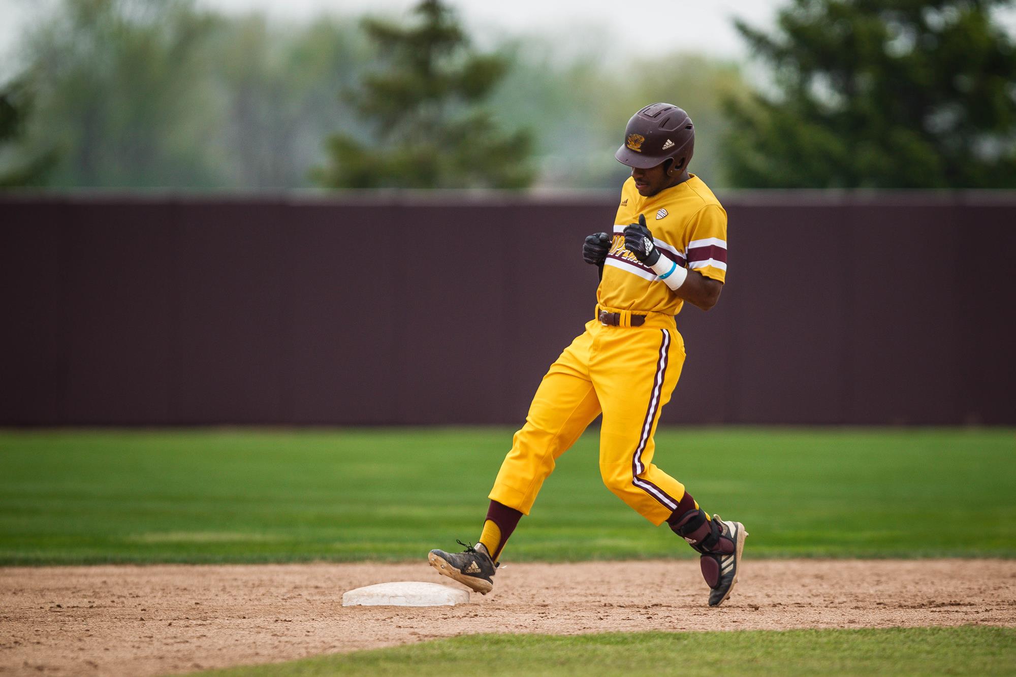 Zavier Warren